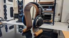 Curve Headphone Stand